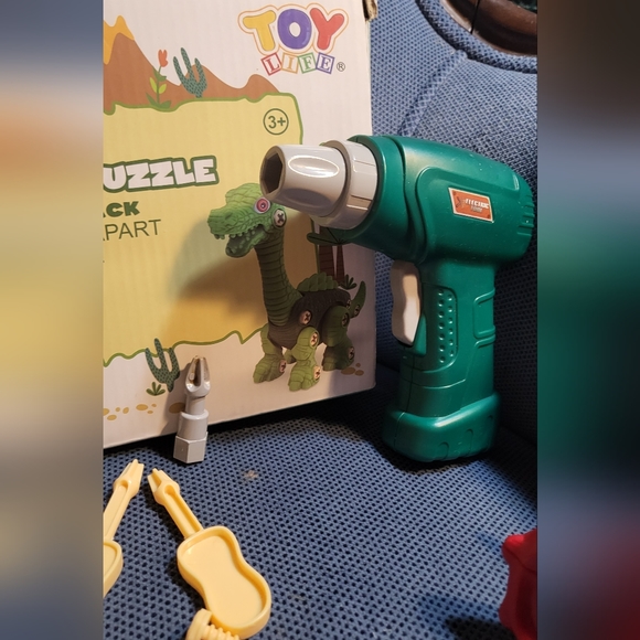 🏷= $1 4D dinosaur puzzle - Picture 4 of 9